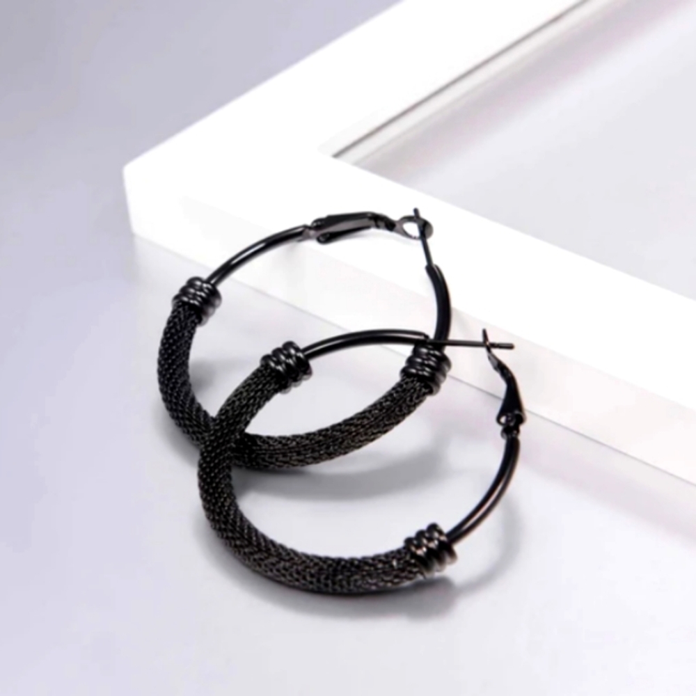 Black Hoop Fashion Earrings 🖤✨🎉🖤✨🎉🖤✨🎉🖤